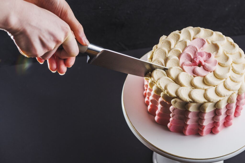 Cut a round cake horizontally