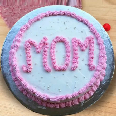 Strawberry Cake For Mom