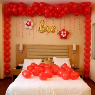 Red Balloon Room Decoration