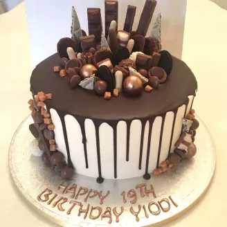 Lovely Dark Chocolate Truffle Cake