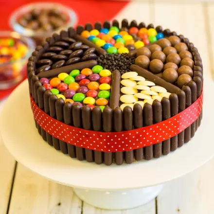 KitKat Gems Loaded Cake