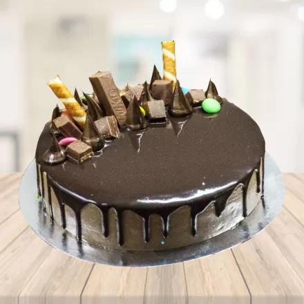 Deliver tasty kitkat cake to Kolkata Today, Free Shipping -  KolkataOnlineFlorists