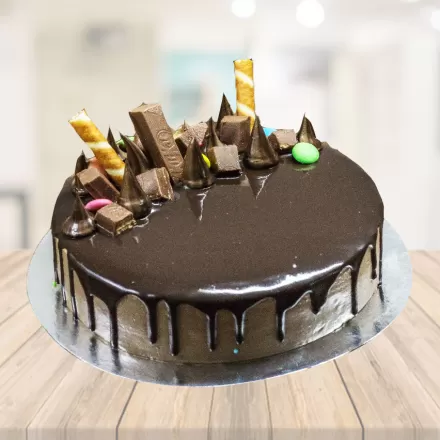 Special KitKat Chocolate Cake