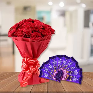 30 Red Roses With Silk Chocolates