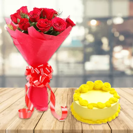 8 Red Roses with Vanilla Cake