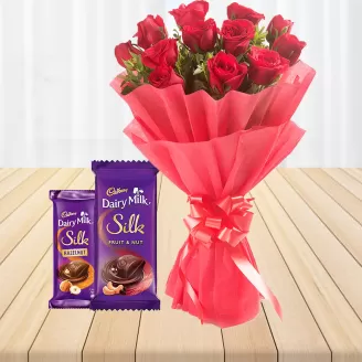Beautiful Red Roses With Chocolates
