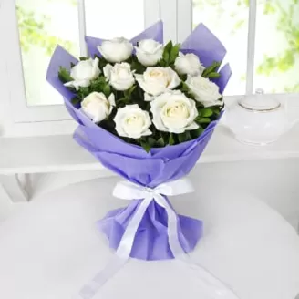 8 White Roses Bouquet